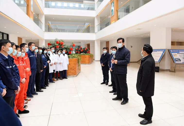 貴州省委副書記、省長李炳軍慰問西部產(chǎn)業(yè)基地駐地人員