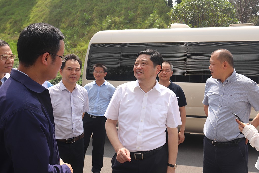 加快發(fā)展，搶占機遇丨夏建平一行調研中偉新材料中部產業(yè)基地