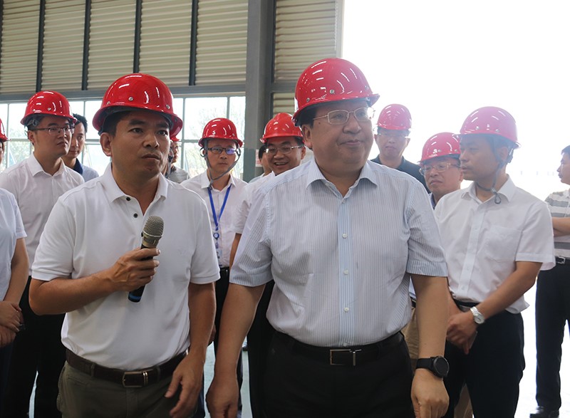 湖南省常務副省長陳向群調(diào)研中偉新能源（中國）總部產(chǎn)業(yè)基地