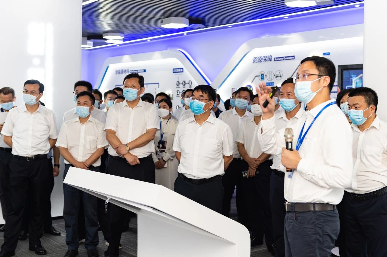 寧鄉(xiāng)經(jīng)開區(qū)黨工委書記、寧鄉(xiāng)市委書記于新凡率觀摩團(tuán)調(diào)研中部產(chǎn)業(yè)基地