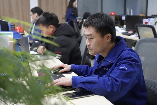 中偉明星講師丨肖坤：八年深耕一線，三尺講臺(tái)育“中堅(jiān)”