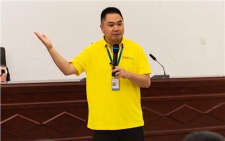 中偉明星講師丨周旺：把學(xué)員當成“客戶” 用工匠精神打磨每一堂課