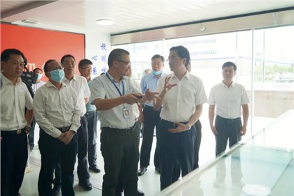 廣西壯族自治區(qū)人大常委會副主任、黨組副書記，自治區(qū)總工會主席張曉欽調研南部產業(yè)基地