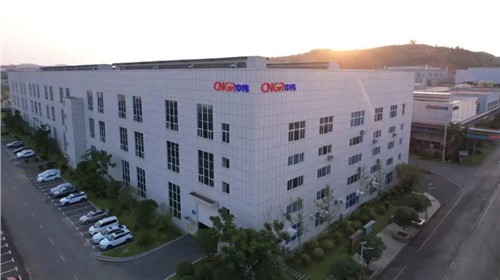 繼CCTV專題報道后，《人民日報》再次點贊中偉